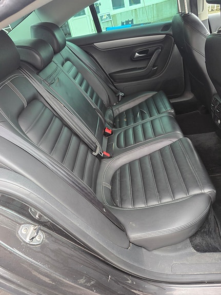 Volkswagen Passat CC 11 of 21