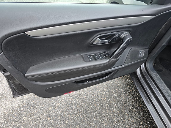 Volkswagen Passat CC 20 of 21