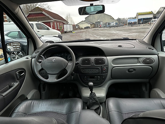 Renault Megane 13 of 16