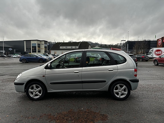 Renault Megane 6 of 16