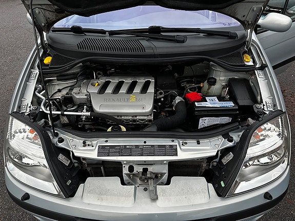Renault Megane 15 of 16