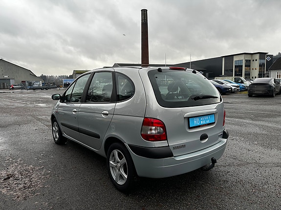 Renault Megane 5 of 16