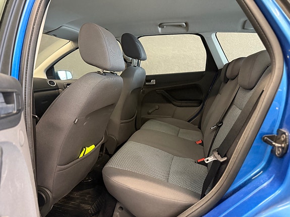 Ford Focus 12 of 12