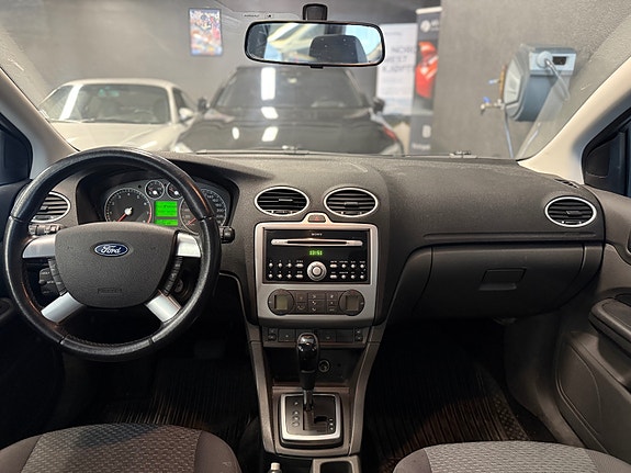 Ford Focus 9 of 12
