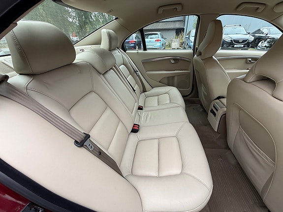 Volvo S80 30 of 30