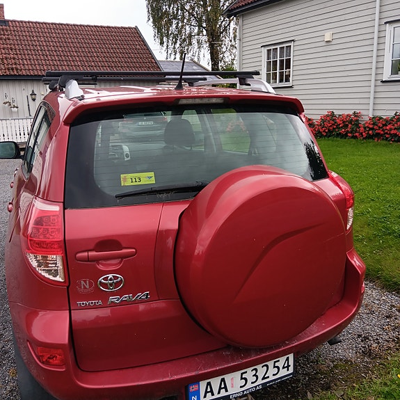 Toyota RAV4 9 of 9
