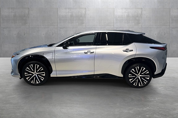 Lexus RZ450e 2 of 21