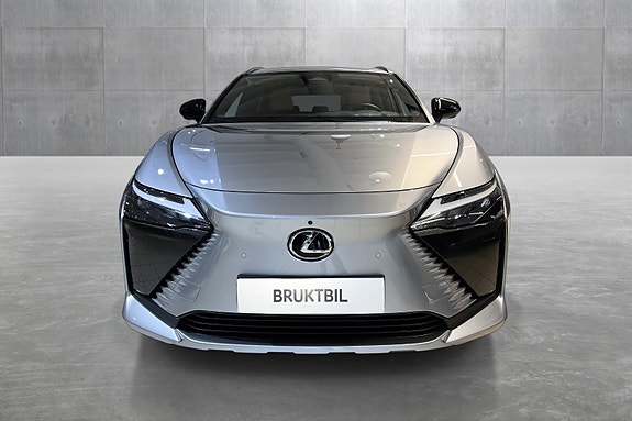 Lexus RZ450e 8 of 21