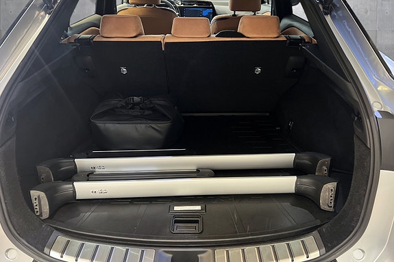 Lexus RZ450e 18 of 21