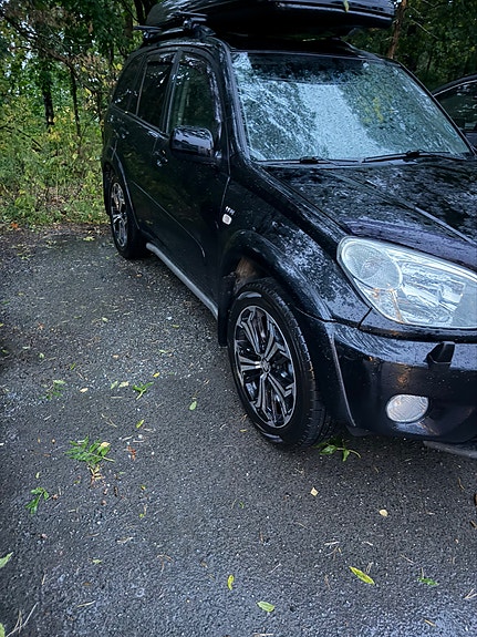 Toyota RAV4 2 of 10