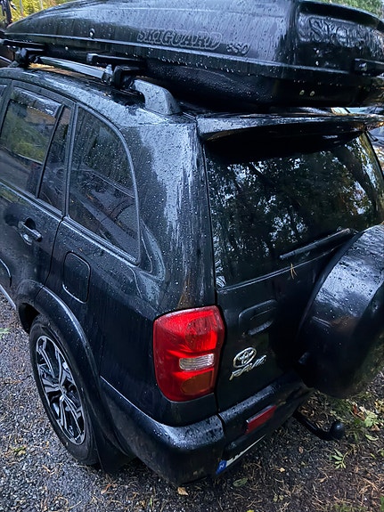 Toyota RAV4 4 of 10