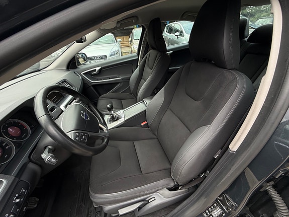 Volvo S60 20 of 30