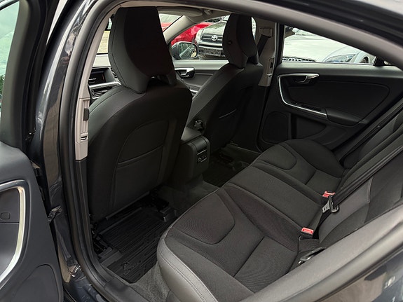 Volvo S60 21 of 30