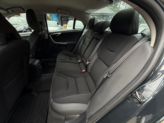 Volvo S60 22 of 30