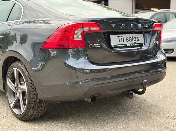 Volvo S60 15 of 30