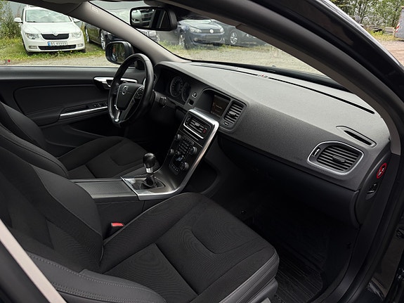 Volvo S60 28 of 30