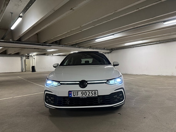 Volkswagen Golf VIII 3 of 18