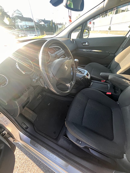 Peugeot 5008 4 of 9