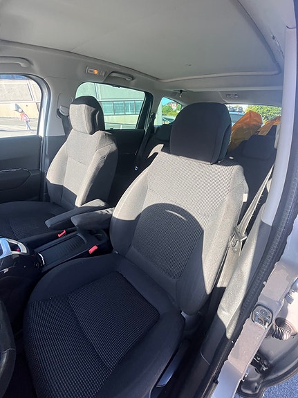 Peugeot 5008 6 of 9