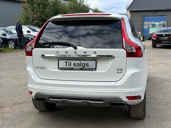 Volvo XC60 13 of 30
