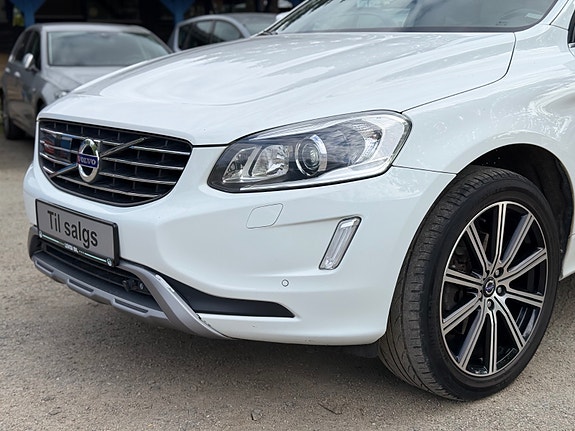 Volvo XC60 10 of 30