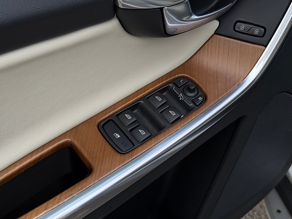 Volvo XC60 21 of 30
