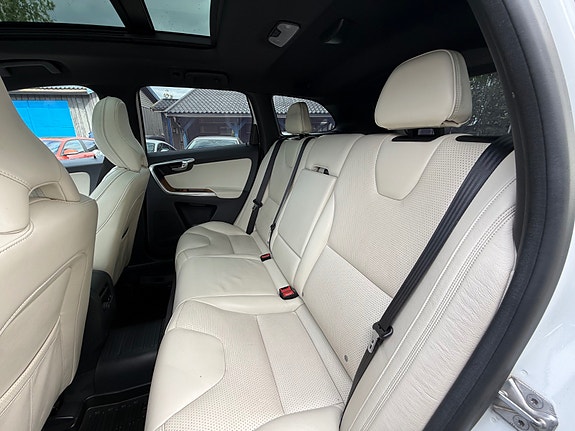 Volvo XC60 28 of 30
