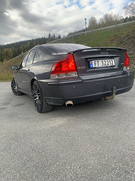 Volvo S60 8 of 9