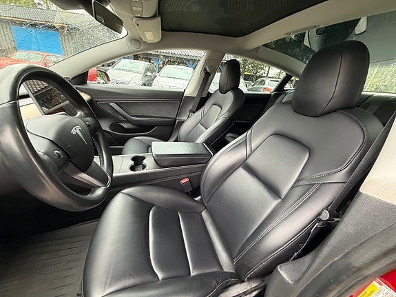 Tesla Model 3 18 of 27