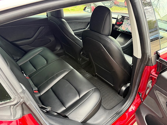 Tesla Model 3 23 of 27