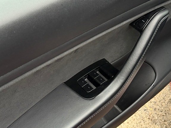 Tesla Model 3 16 of 27