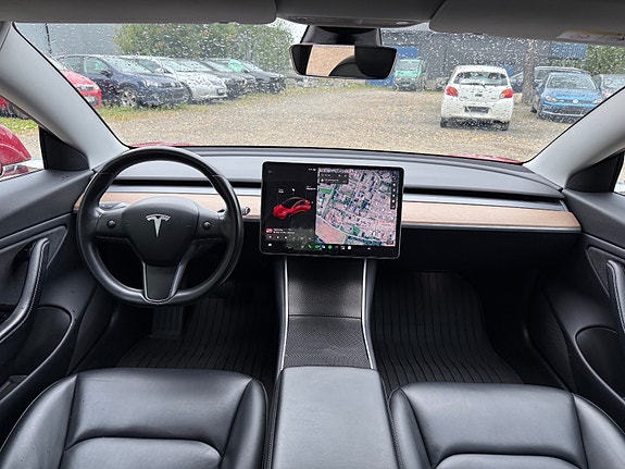 Tesla Model 3 21 of 27
