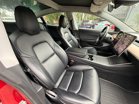 Tesla Model 3 26 of 27