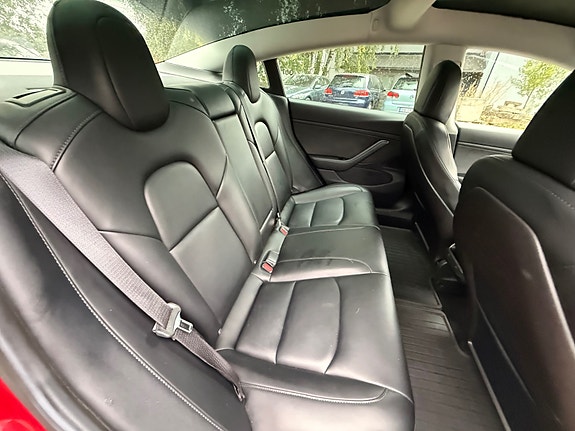 Tesla Model 3 24 of 27