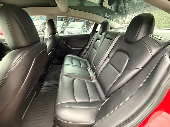 Tesla Model 3 20 of 27