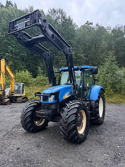 New Holland T6070 3 of 30
