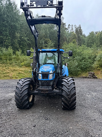 New Holland T6070 4 of 30