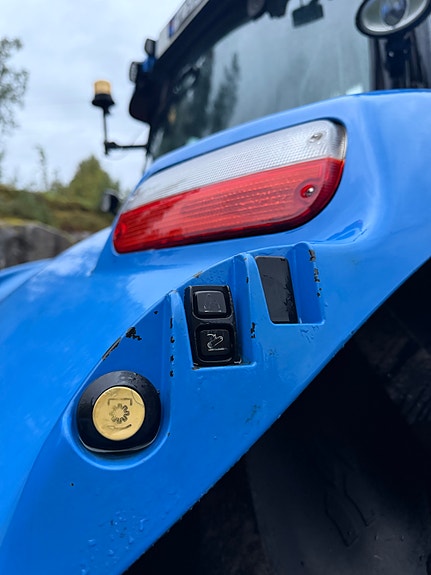 New Holland T6070 18 of 30