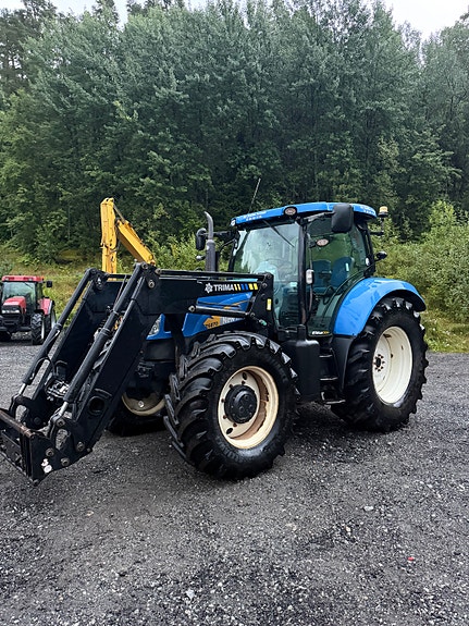 New Holland T6070 23 of 30