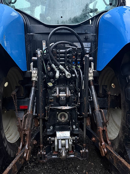 New Holland T6070 19 of 30