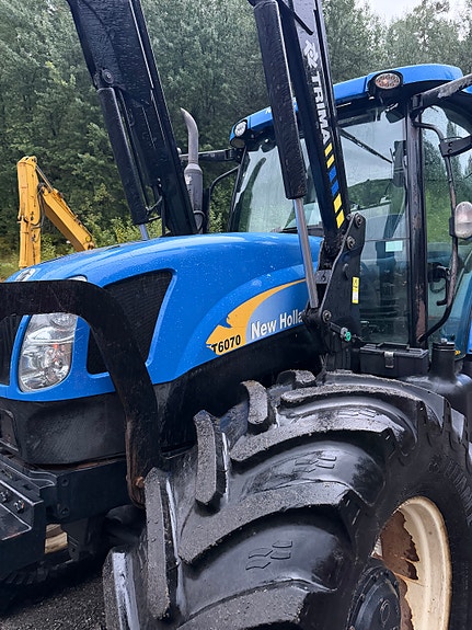 New Holland T6070 13 of 30