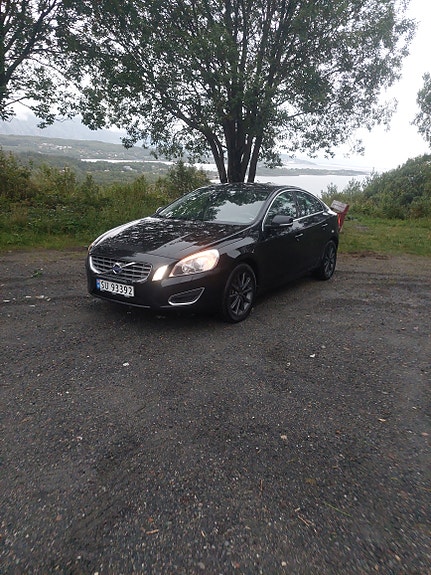 Volvo S60 2 of 8