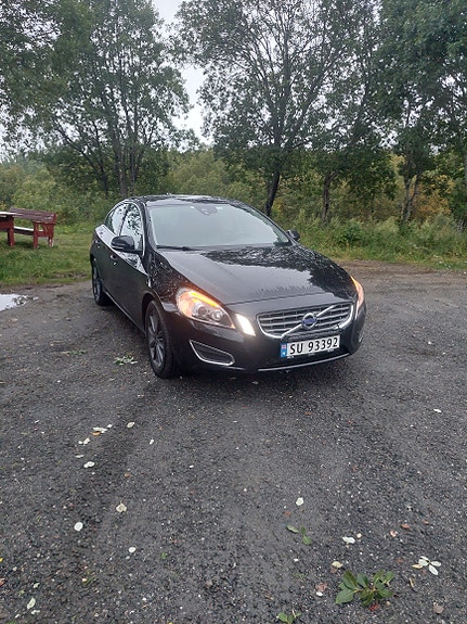 Volvo S60 4 of 8