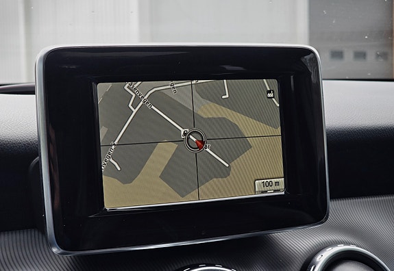 Mercedes-Benz GLA220 22 of 30