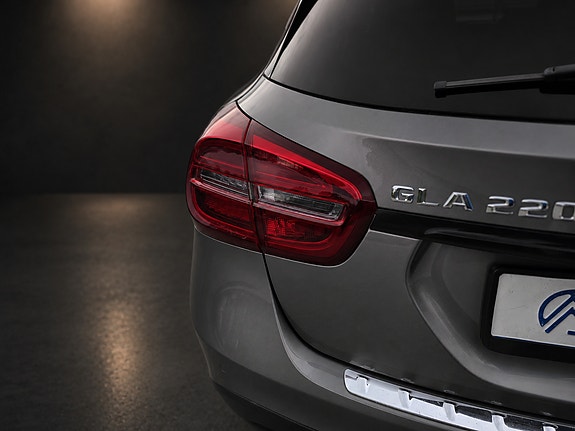 Mercedes-Benz GLA220 10 of 30