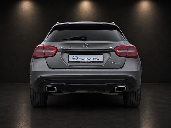 Mercedes-Benz GLA220 6 of 30
