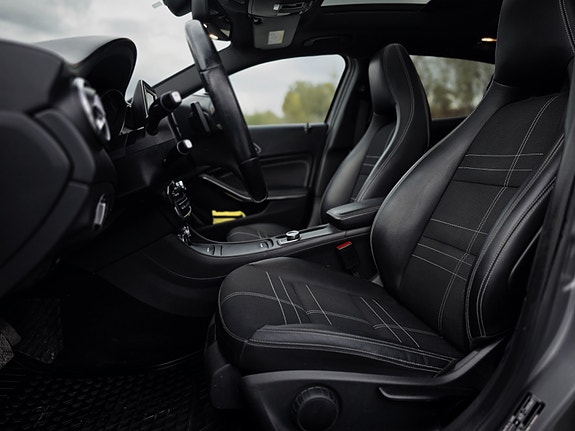 Mercedes-Benz GLA220 14 of 30