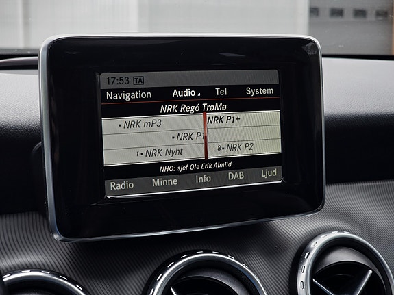 Mercedes-Benz GLA220 24 of 30
