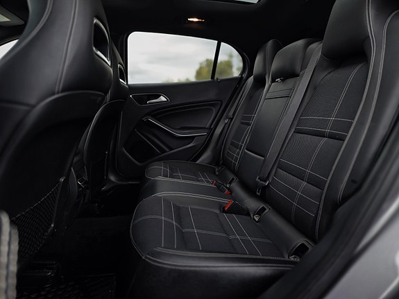 Mercedes-Benz GLA220 15 of 30