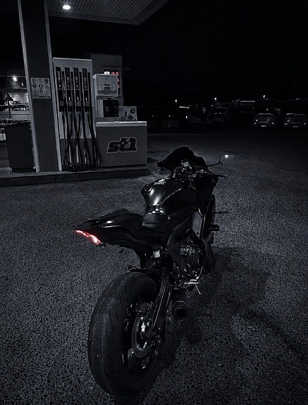 Yamaha R7 3 of 8